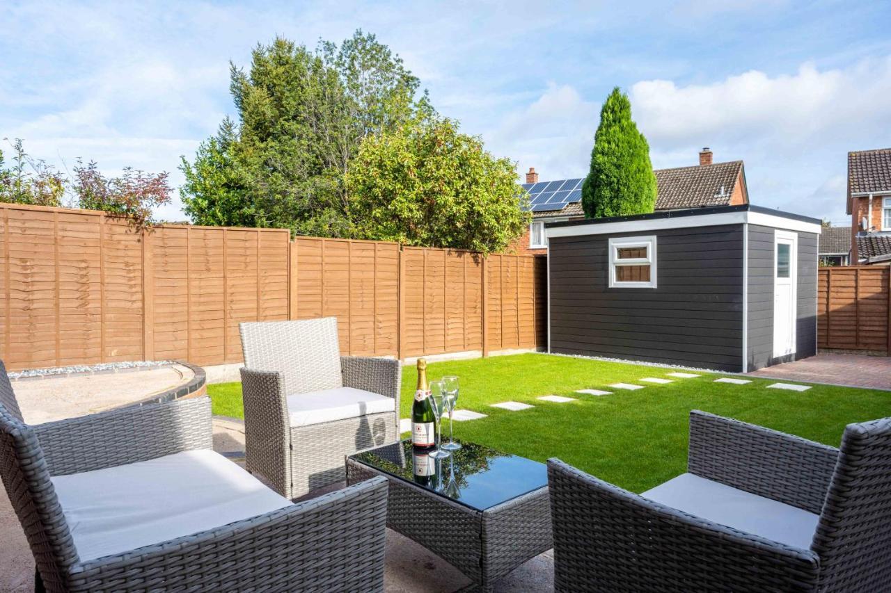The Oaklands - Luxury Spacious 6-Bed, Near Solihull, Birmingham City, Jlr, Nec, Airport, Resorts World, Hs2 المظهر الخارجي الصورة