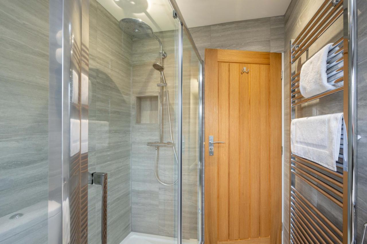 The Oaklands - Luxury Spacious 6-Bed, Near Solihull, Birmingham City, Jlr, Nec, Airport, Resorts World, Hs2 المظهر الخارجي الصورة